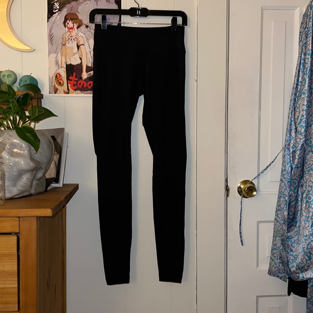 Lululemon mid-rise black leggings